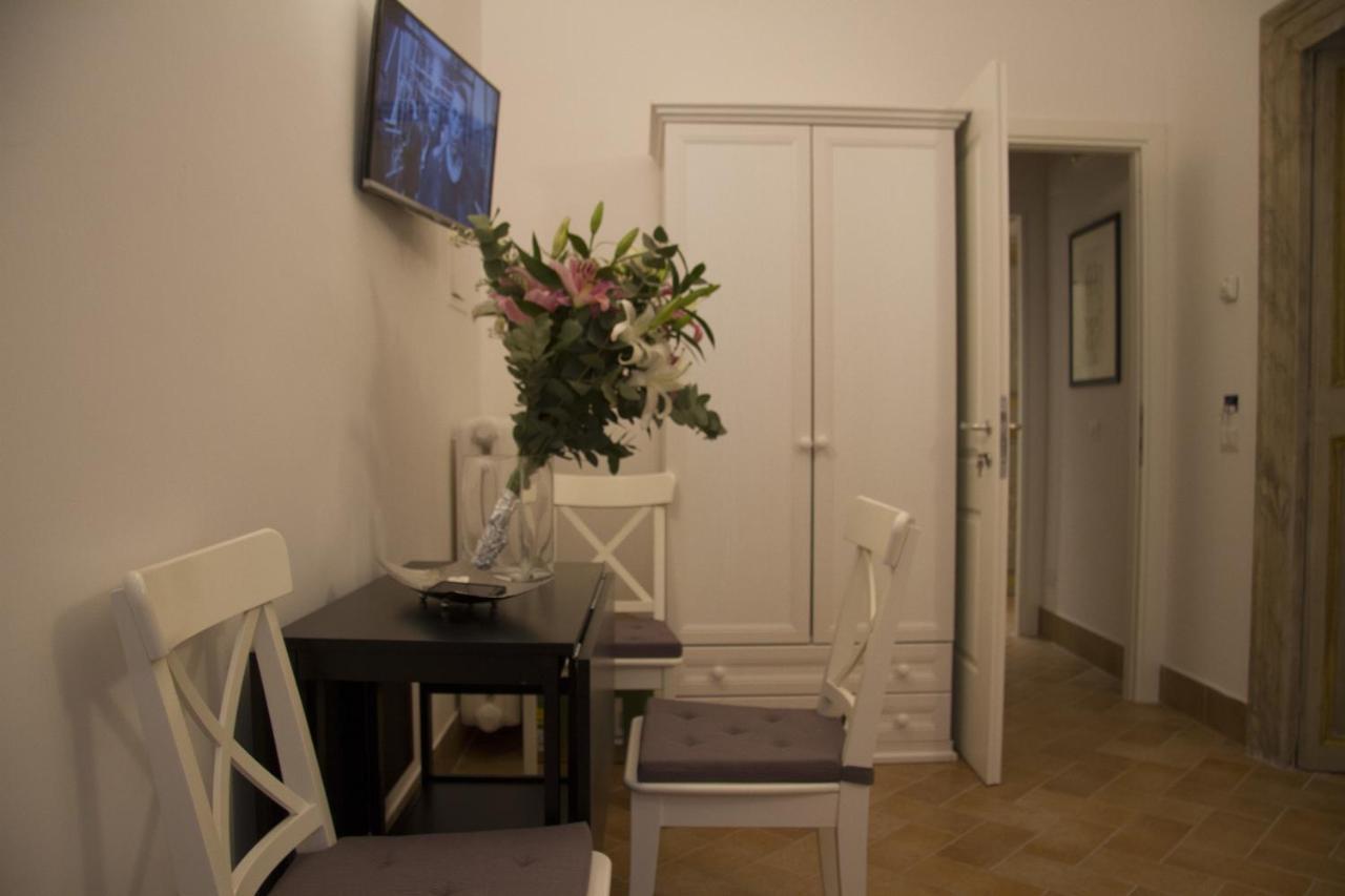 Leoncino 36 In Appartamento